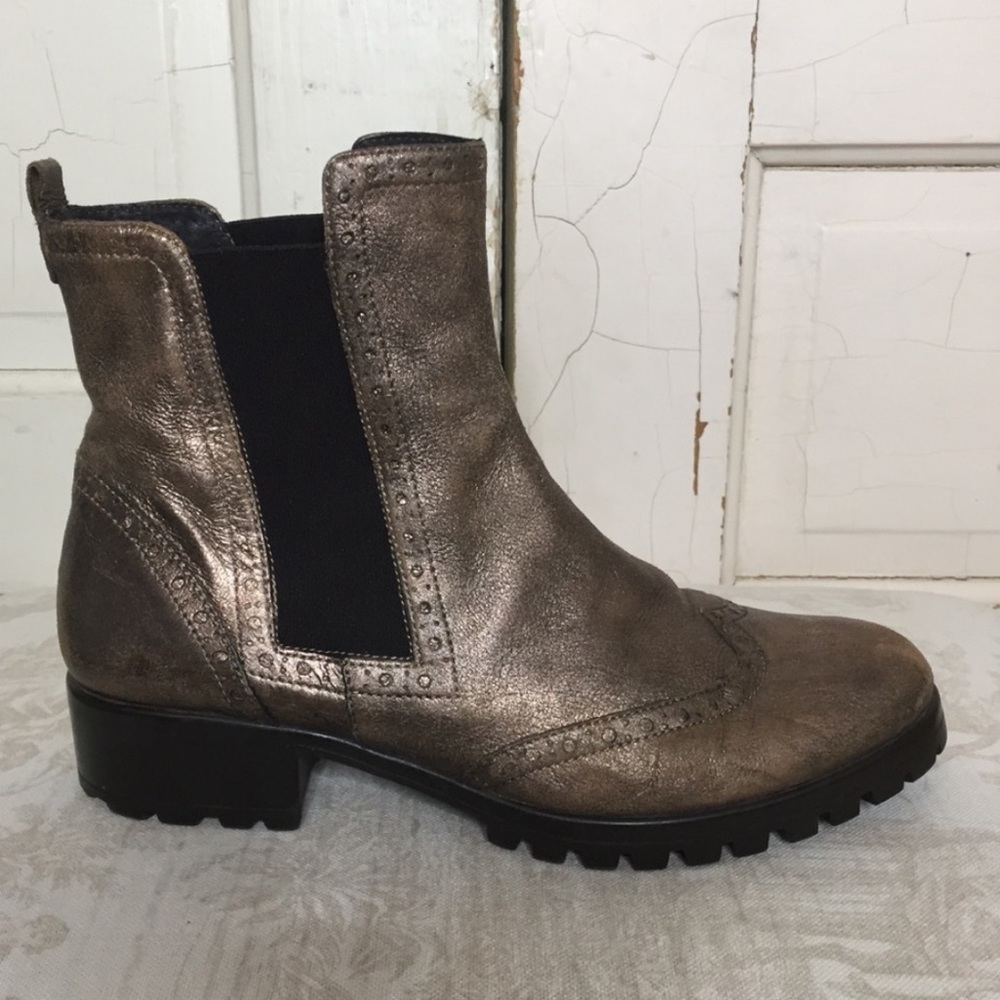 Summit/ White Mountain Pull On Bronze Lug Sole Boot. Size EU 38 = US 7 1/2-8